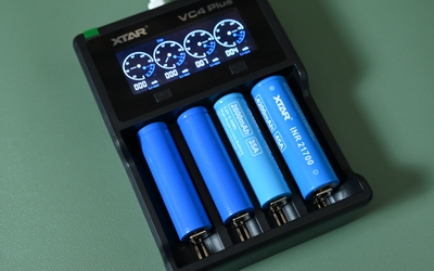 一件就夠的電池充電神裝備，XTAR VC4 PLUS四槽充電器上手 